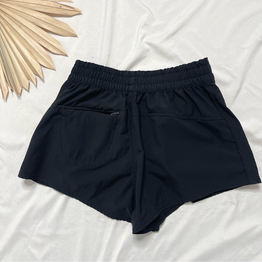 Vuori Dash 2.0 Black Workout Athletic Gym Mesh Pocket Running Shorts Size Small - Picture 5 of 6